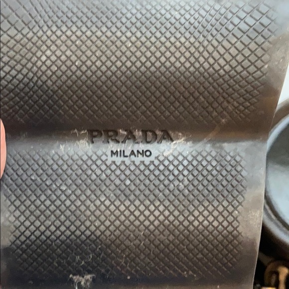 Prada cross cross sandals with wavy sole - Picture 14 of 16